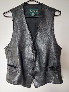 Danier men's black Leather Vest Classic button-up front and front poc